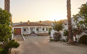 CASA EL PRADO con Piscina y Aparcamiento